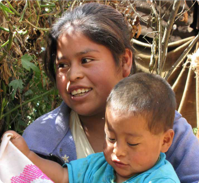 Imagen 3. Niña tlapaneca Madre soltera. Fotografía: Josefina Ramírez.