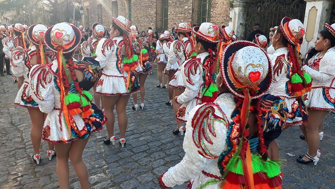 Imagen 1. Ladys de CCA en la Festividad de Copacabana, Luján, prov. de Buenos Aires 2019. Fotografía de propia autoría. Archivo personal de registro de campo.