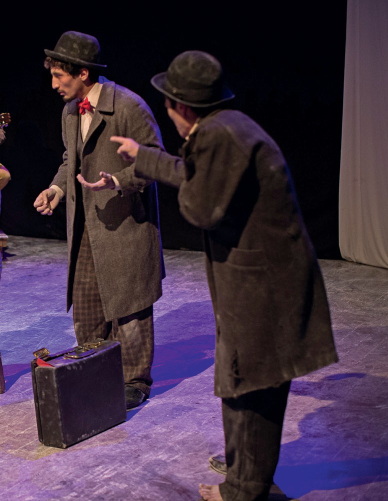 Imagen 4. Esperando a Godot, (2017). Artes Escénicas ASAB. Director: Johann Felipe Vega. Fotografía: Carlos Mario Lema.