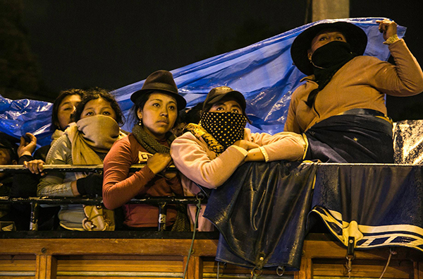 Imagen 7. “Santiago Fernández”, “Jonatan Rosas”, “Jota Reyes”, “Cristina Vega Rhor”, (El arribo): Fotogramas del documentalOctubre: los encuadres de una protesta. (2021, 86 min.)