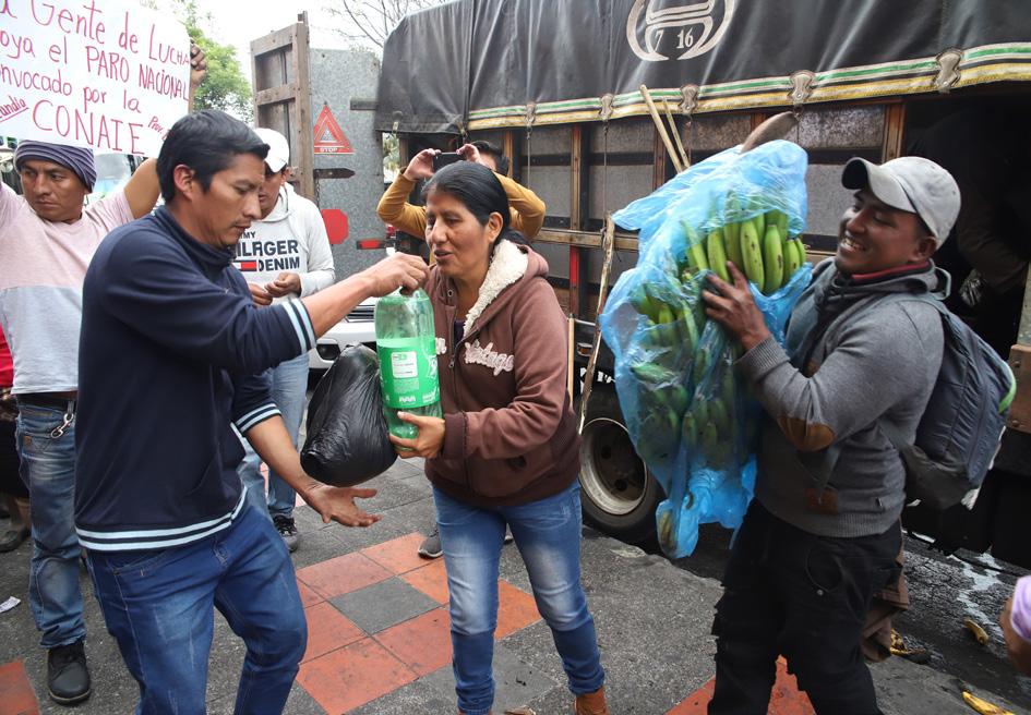 Imagen 27. “Rafael Rodríguez Mayel”, “Magua Torres”, “Micaela Ayala”, “Gato Villegas”, (Zona de cuidados). Fotogramas del documental Octubre: los encuadres de una protesta. (2021, 86 min.)