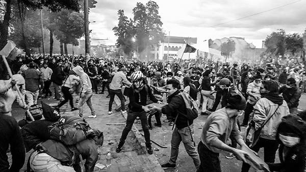 Imagen 29 . “Lola Parreño”, “Magua Torres”, (Zonas intermedias): Fotogramas del documental Octubre: los encuadres de una protesta. (2021, 86 min.)