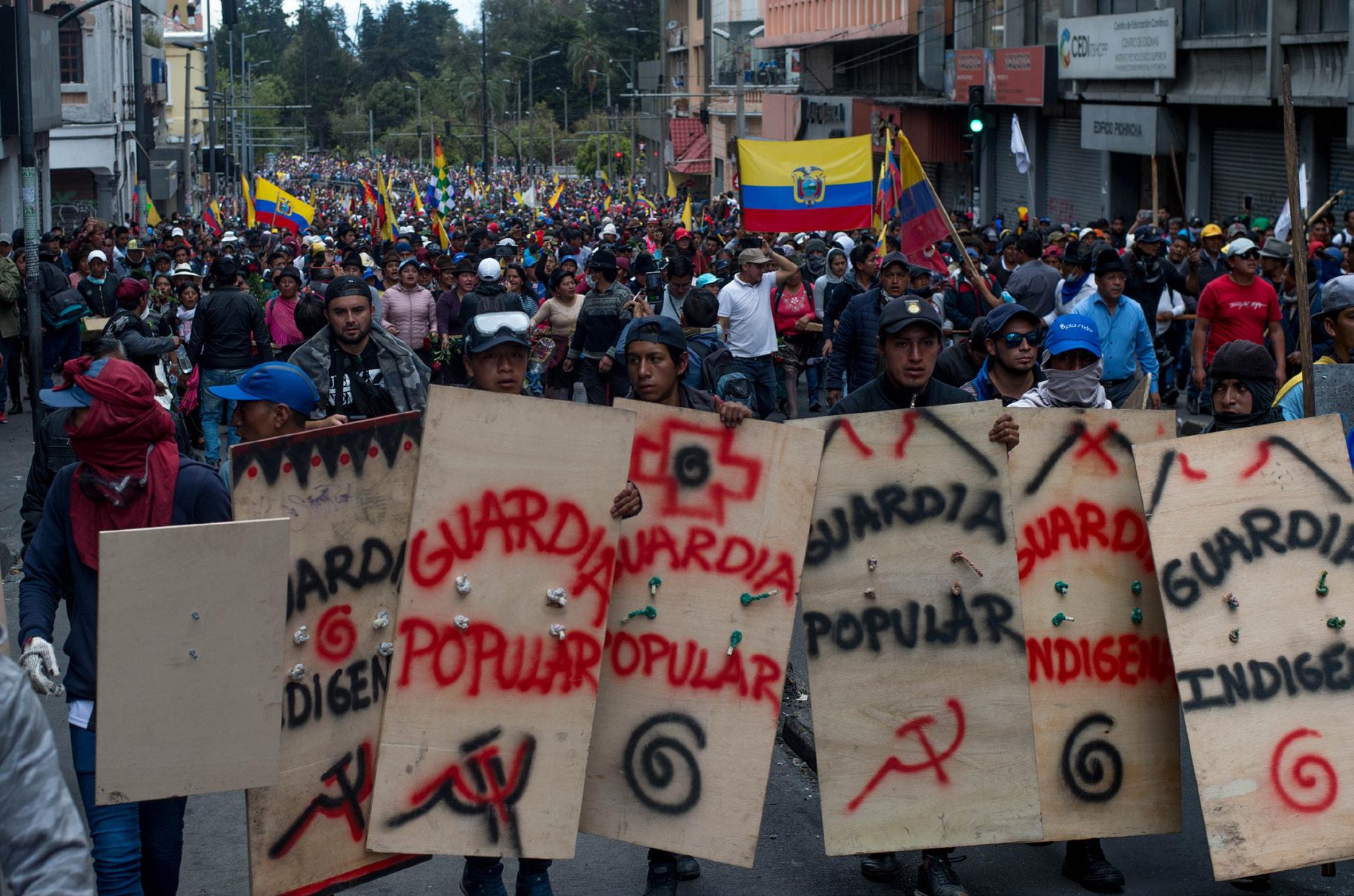 Imagen 37. “Edu León”, (Sistema de objetos): Fotogramas del documental Octubre: los encuadres de una protesta. (2021, 86 min.)